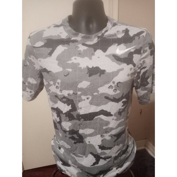 Nike The Nike Tee Dri-Fit Gray Camouflage Short Sleeve Tee T-Shirt Men’s Small S - Picture 1 of 12